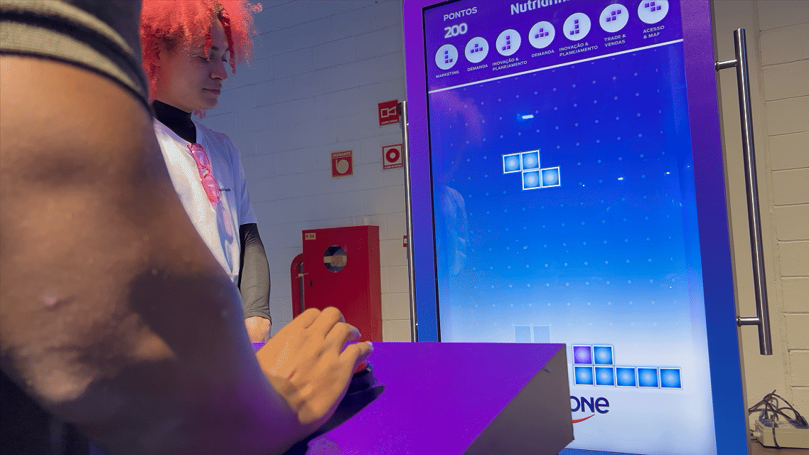 Engajamento do público em ativação interativa da Danone desenvolvida pela Phygital Solutions