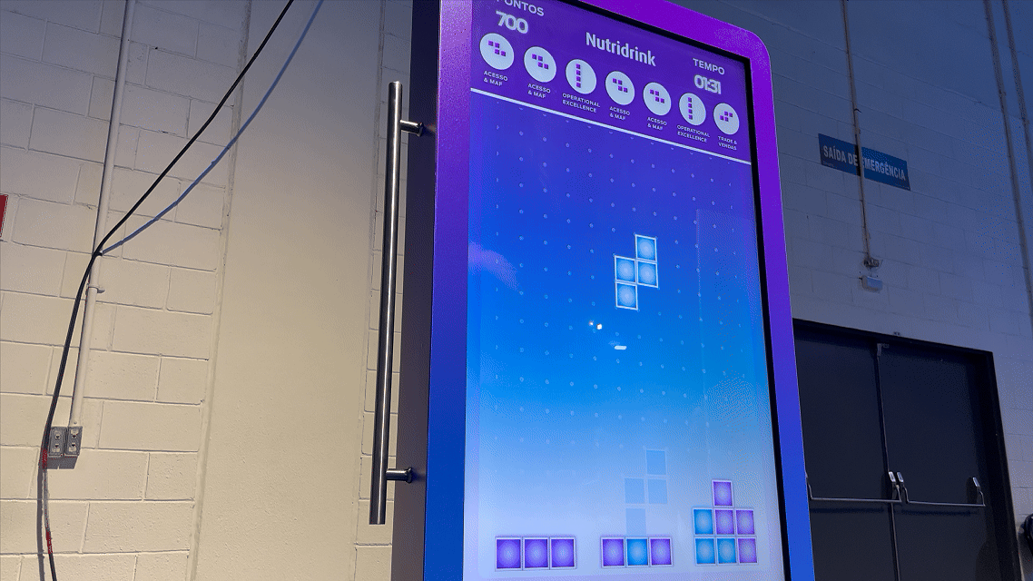 Engajamento do público em ativação interativa da Danone desenvolvida pela Phygital Solutions