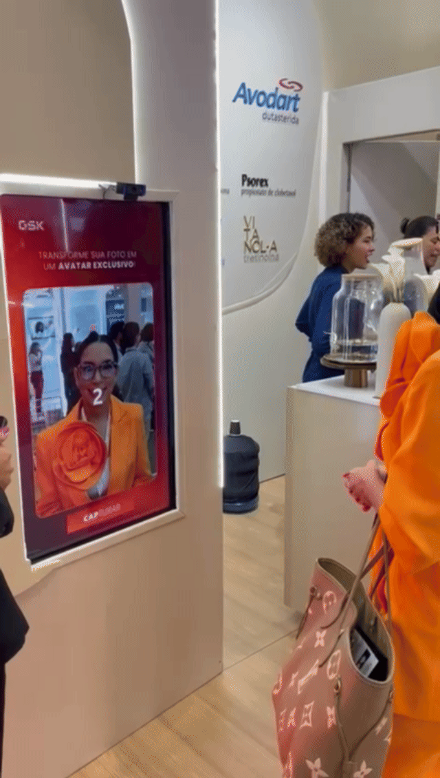 No Congresso Brasileiro de Dermatologia 2025, a Phygital Solutions apresentou uma ativação interativa com IA Booth e Social Wall para a GSK.