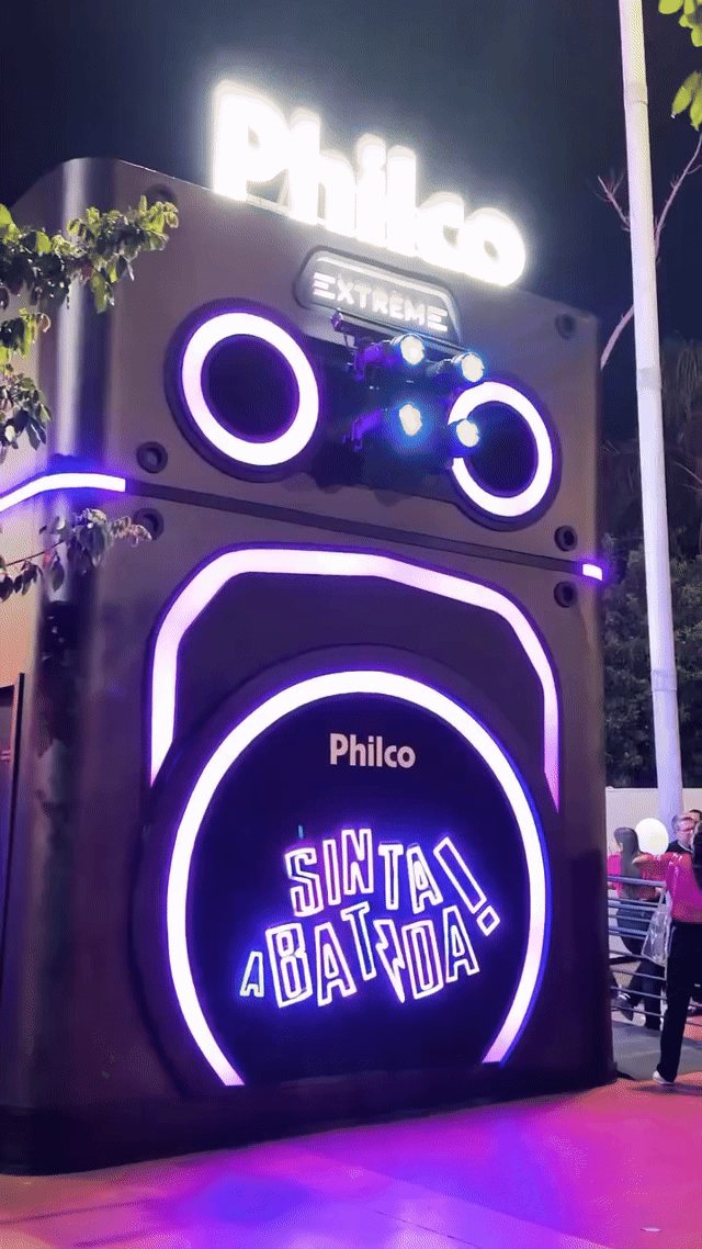 Ativação Beat Hero da Philco no Rock in Rio 2026 com timbaus iluminados e sensores, desenvolvida pela Phygital Solutions junto à Agência Atenas.