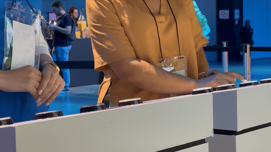 Engajamento do público em ativação interativa da Danone desenvolvida pela Phygital Solutions