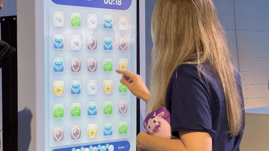 Engajamento do público em ativação interativa da Danone desenvolvida pela Phygital Solutions