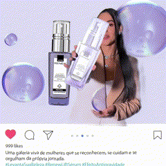 Participante interage com a ativação Feed 3D no lançamento do Renew Lift Serum da Natura, simulando a entrada no universo digital da marca.