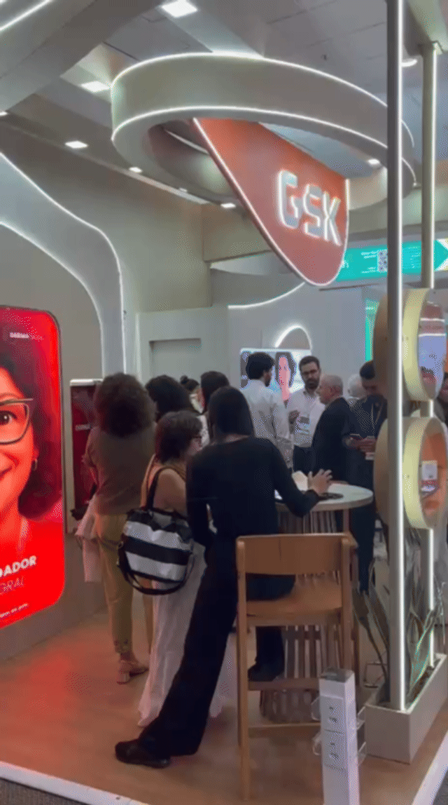 No Congresso Brasileiro de Dermatologia 2025, a Phygital Solutions apresentou uma ativação interativa com IA Booth e Social Wall para a GSK.