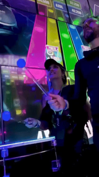 Ativação Beat Hero da Philco no Rock in Rio 2026 com timbaus iluminados e sensores, desenvolvida pela Phygital Solutions junto à Agência Atenas.