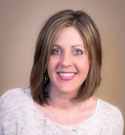 60e7bc0622c6d0862331bf35_LORI-HEADSHOT.jpeg