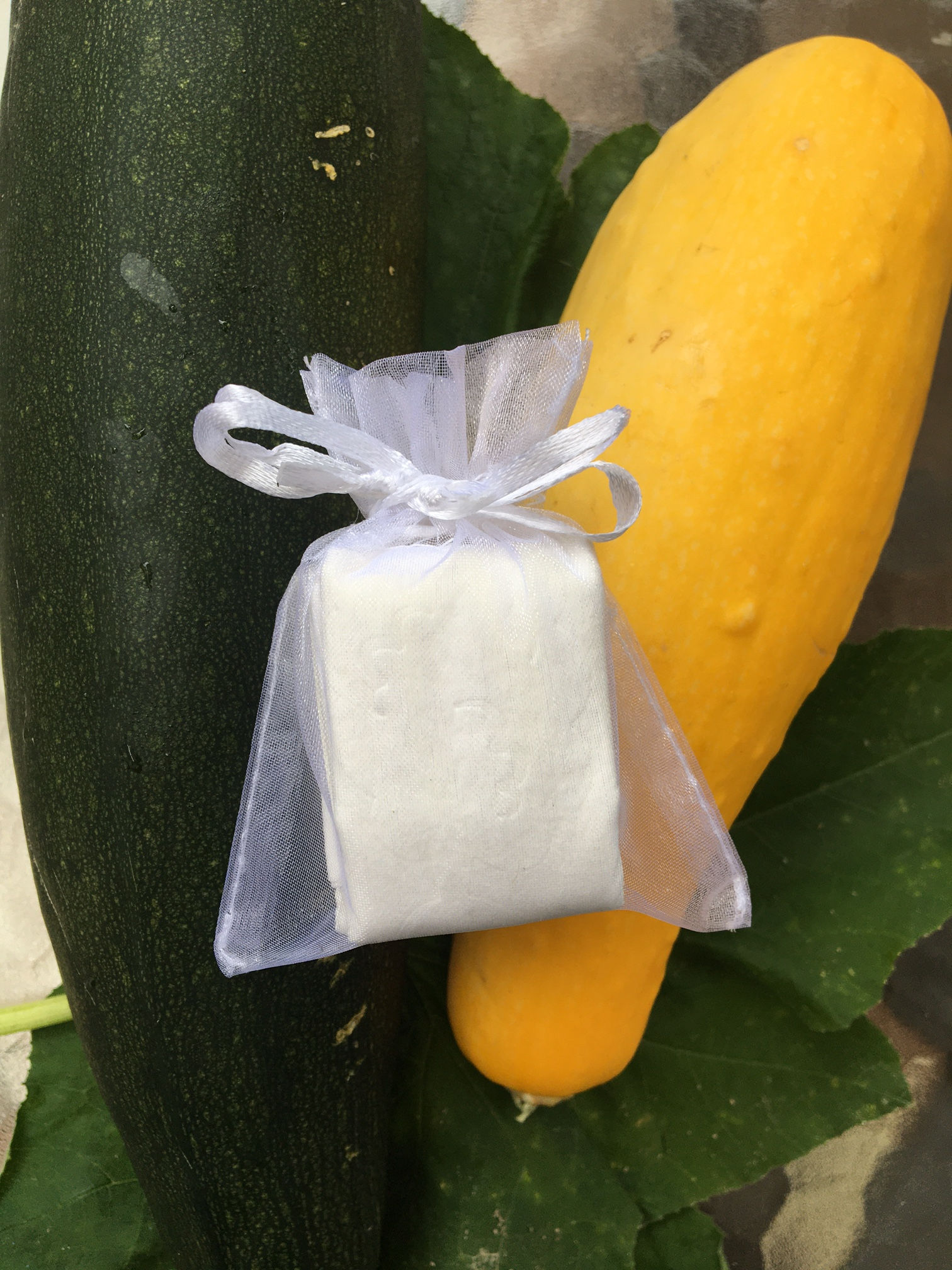 Garden Embossed & Scented Travel Hand Towels