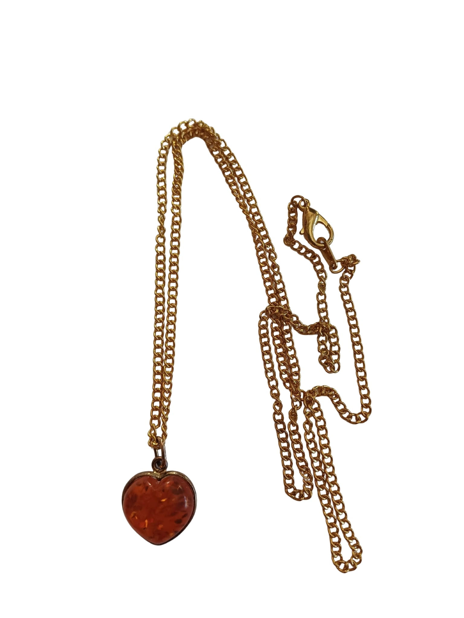 Pendentif coeur en ambre et sa chaîne