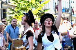 Les crieuses publiques
