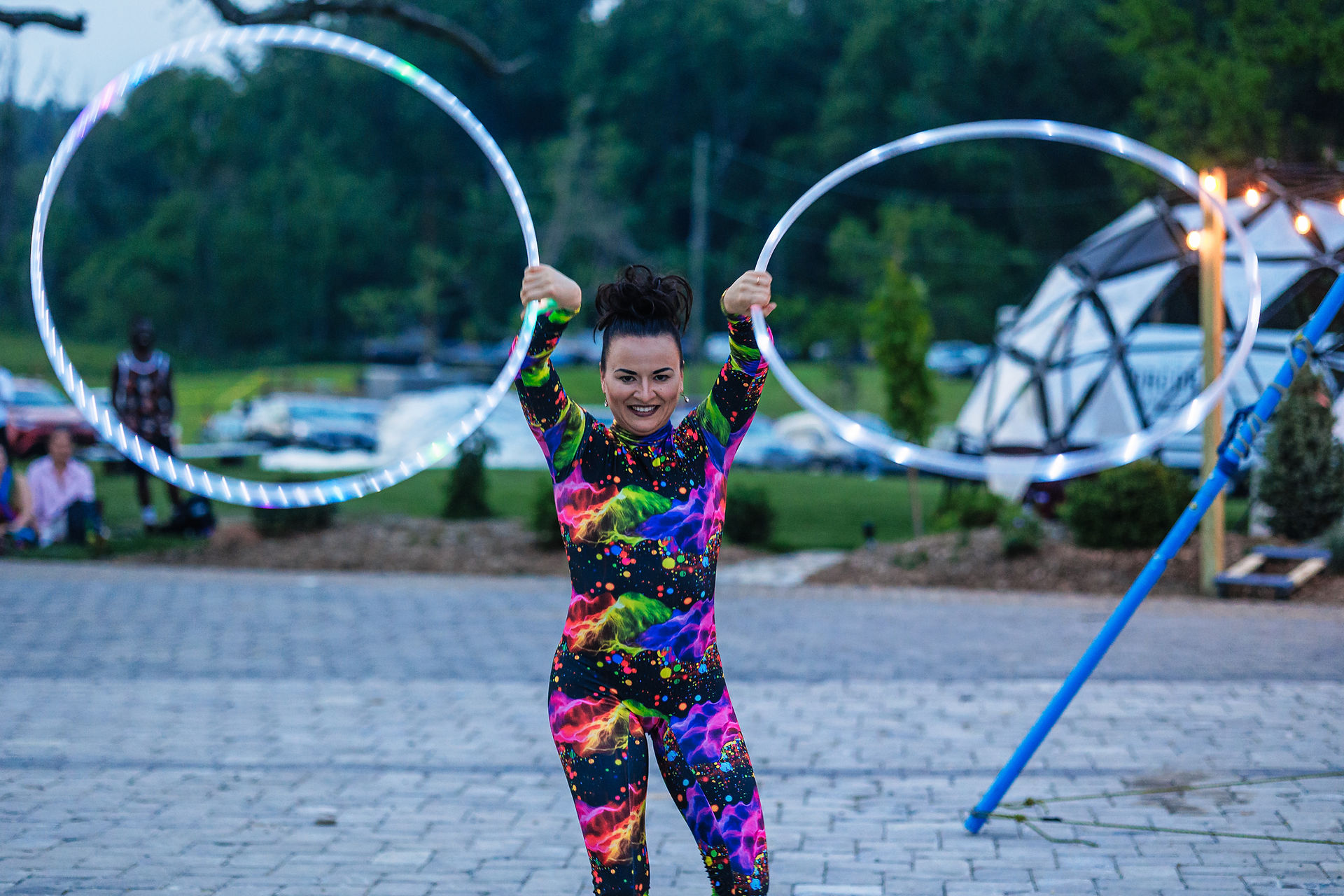 hula hoop artist