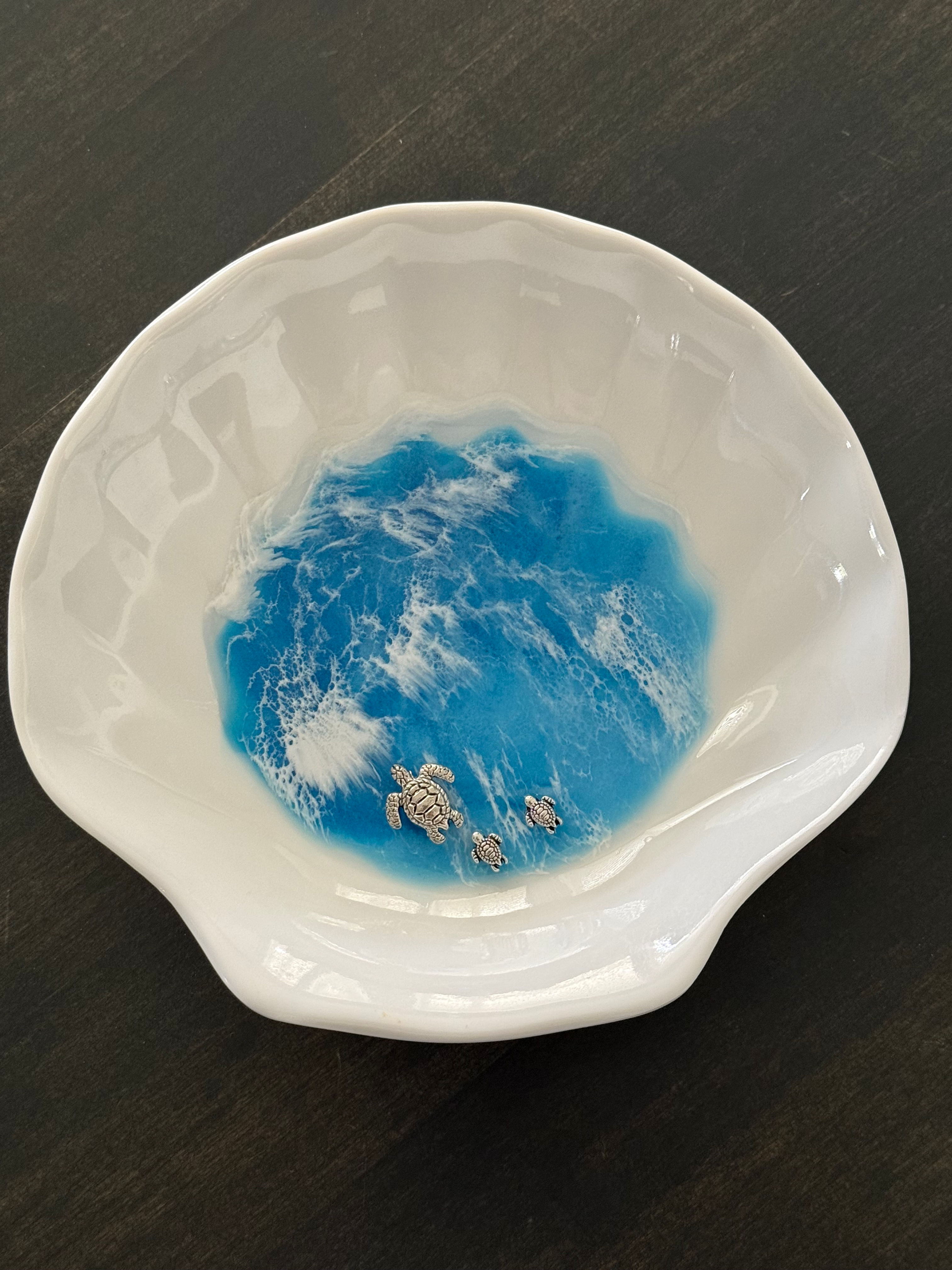 Ocean Resin Shell Trinket Dish –Large (6.25" x 6.5")