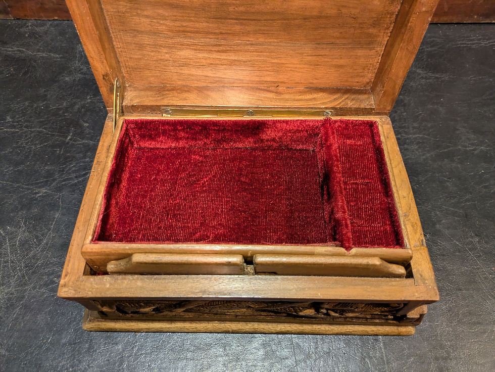 Miniatura: Antique Chinese Carved Wooden Puzzle Box with Dragon & Serpent Motifs – c.1900