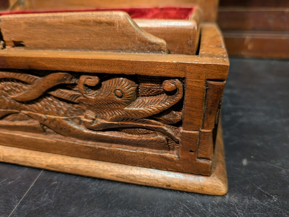 Miniatura: Antique Chinese Carved Wooden Puzzle Box with Dragon & Serpent Motifs – c.1900
