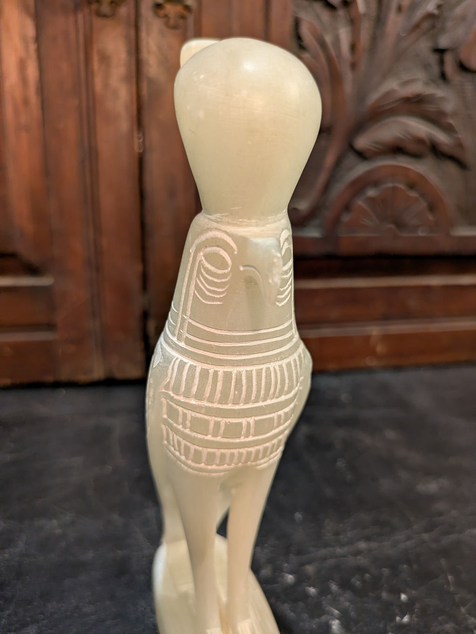 Miniaturbild: Vintage Carved Stone Bird Figurine – Egyptian Revival Style