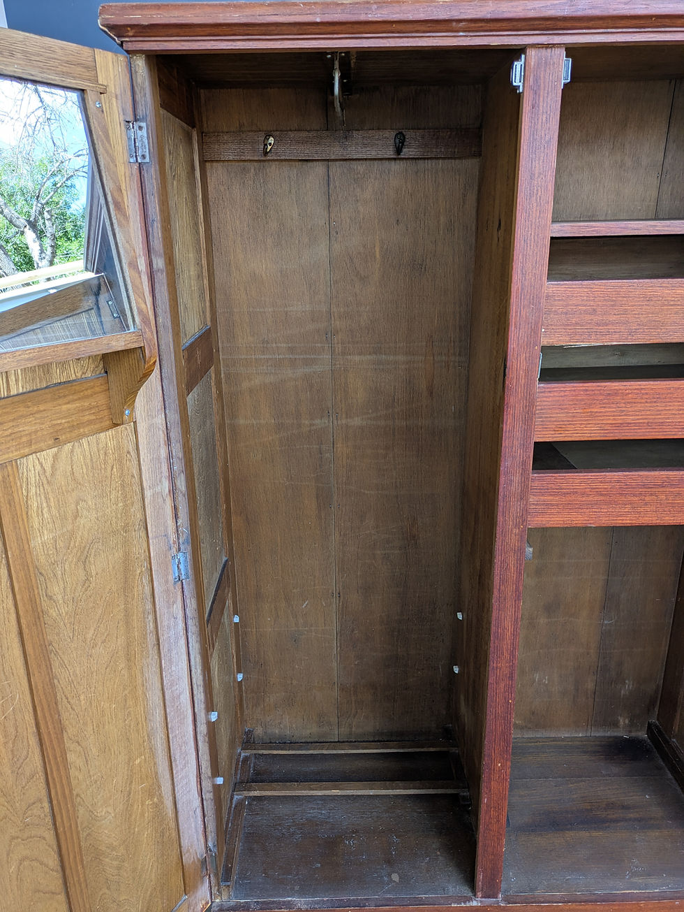 Miniaturbild: Timber Wardrobe / Storage Cabinet – Vintage
