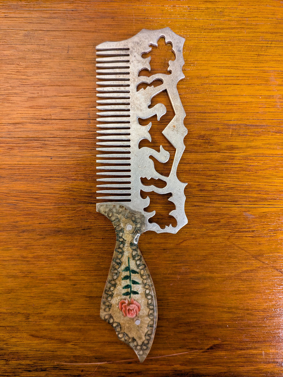 Miniature : Prison~Art Vintage USSR Soviet Metal Comb with Tan Resin Floral Handle
