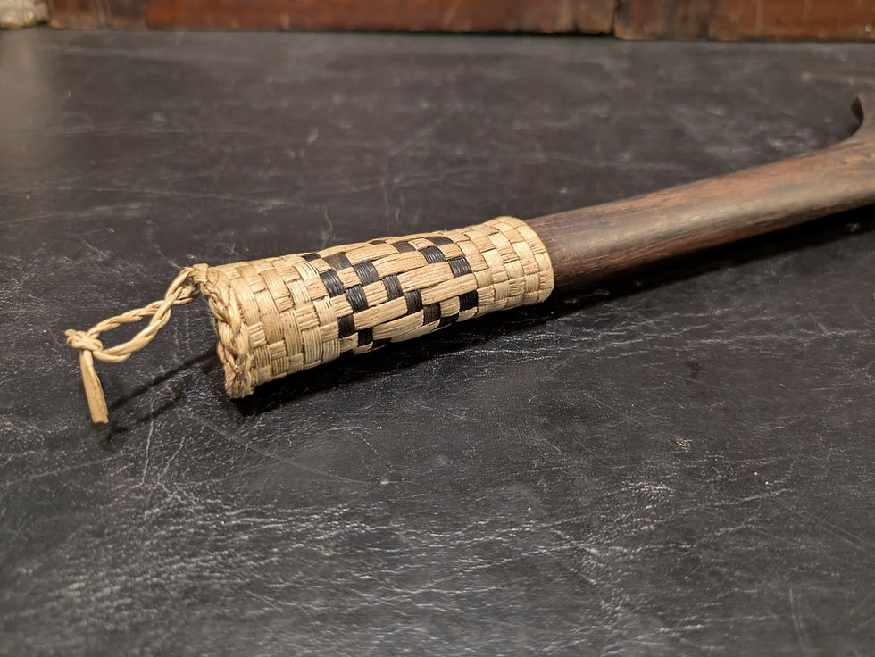 Miniaturbild: Antique Papua New Guinea Carved Wooden Paddle Club – c.1910