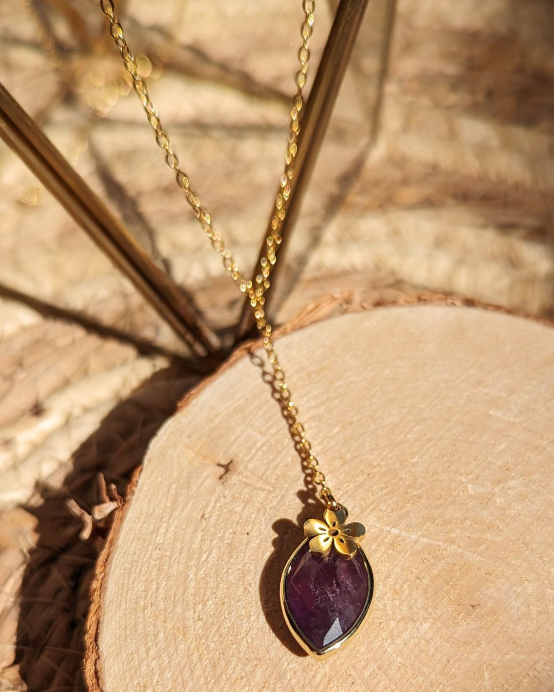 Tiana, le collier doré