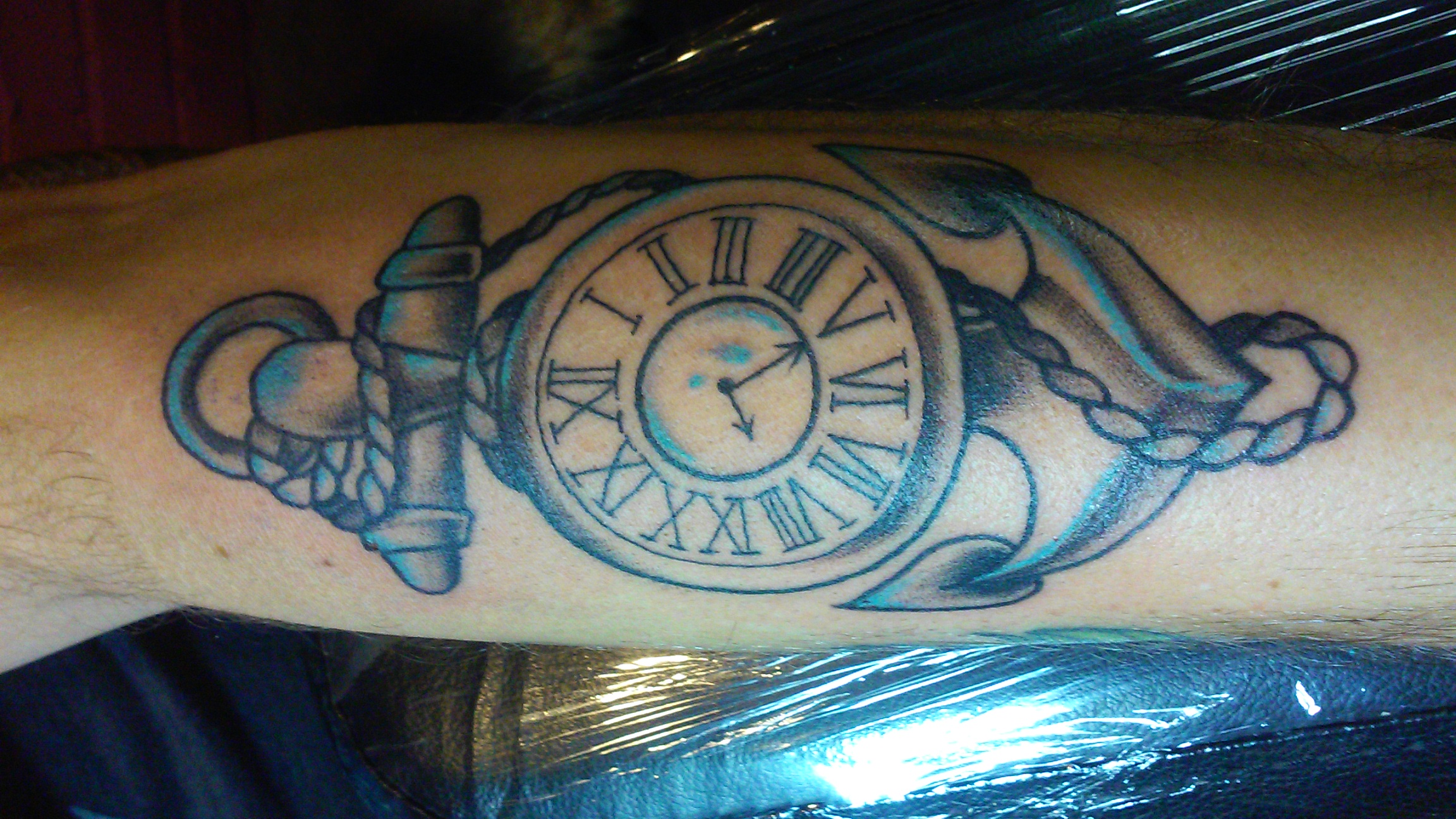 anchor with clock