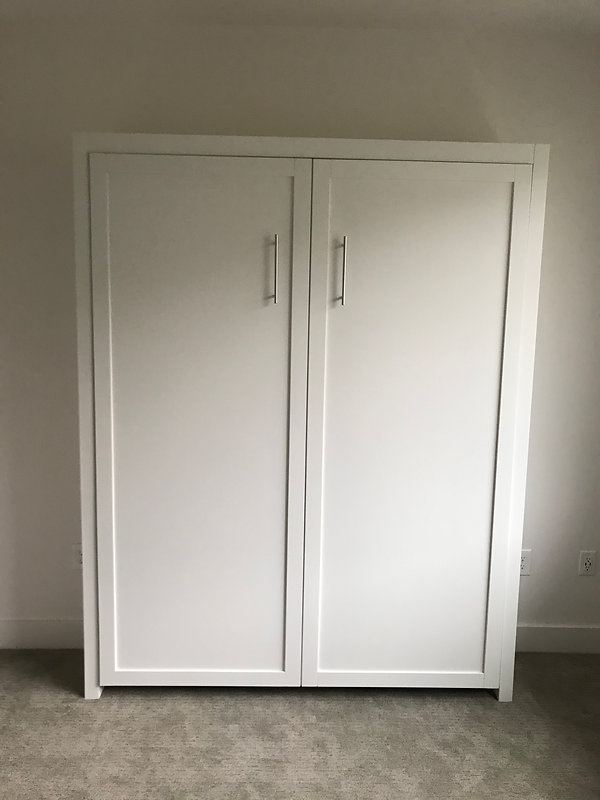 Queen Pearly White Shaker Closed