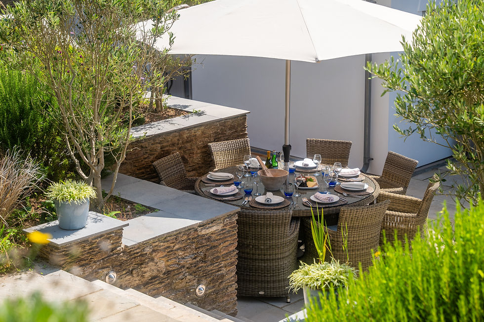 Alfresco dining at Higher Cross Park, Luxury Holiday Home in Thurlestone