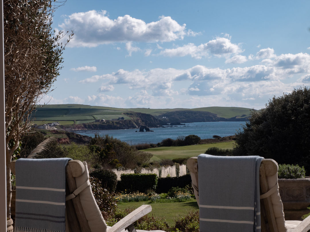 West Wing Terrace, Thurlestone, Devon, Self Catered Holiday Home