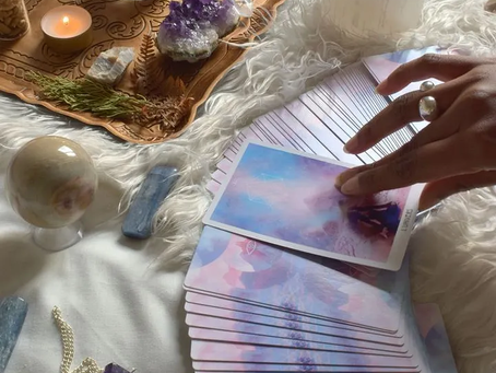🔮 Tarot and Oracle Divination