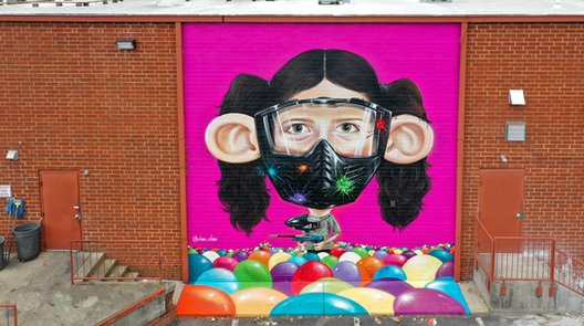 3º Mural: Homenagem para Cathy Jackson. Fiquei muito feliz em fazer estahomenagem e a ajuda do Marty Kotis foi fundamental neste mural. No qual retratei amesma jogando paintball (que ambos jogavam na juventude). Isso mostra o quanto elacontinua forte e determinada para hoje enfrentar uma das maiores batalha para VIVER!
Third Wall: This wall was a tribute to Cathy Jackson. I was very happy withthe opportunity of doing this tribute and Marty’s help was essentialfor theprocess to be done successfully. It portraits Cathy Jackson playing paintball,she used to play it with Marty when they were younger. The art shows howstrong and determined she is today to battle one of the greatest battles, theone for her life!