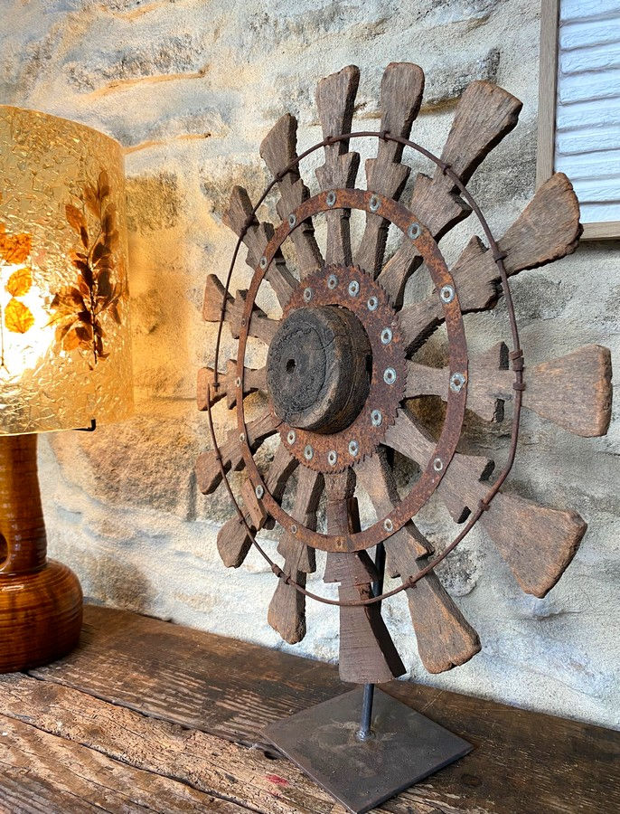 Thumbnail: Deco: Old Spinning Loom Wheel