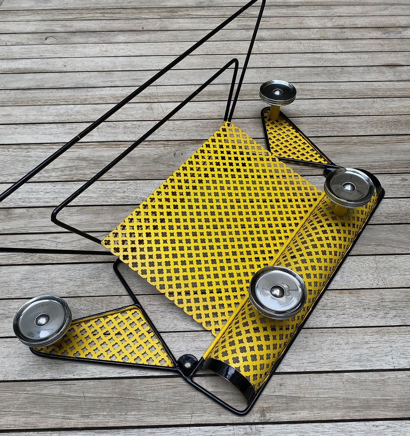 Miniature : Porte Manteaux Tole perforée 1950's