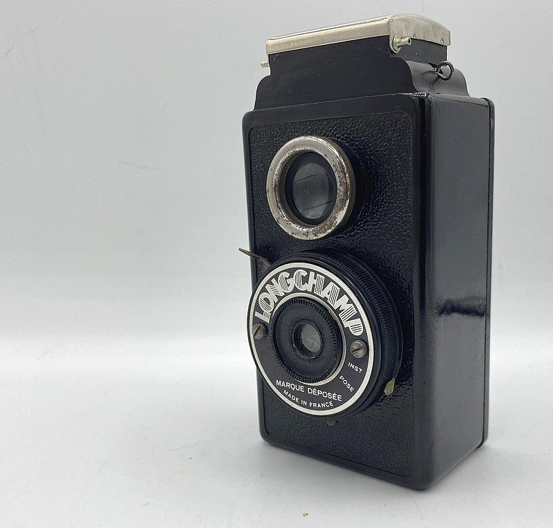 Thumbnail: Appareil photo Bakelite Longchamp