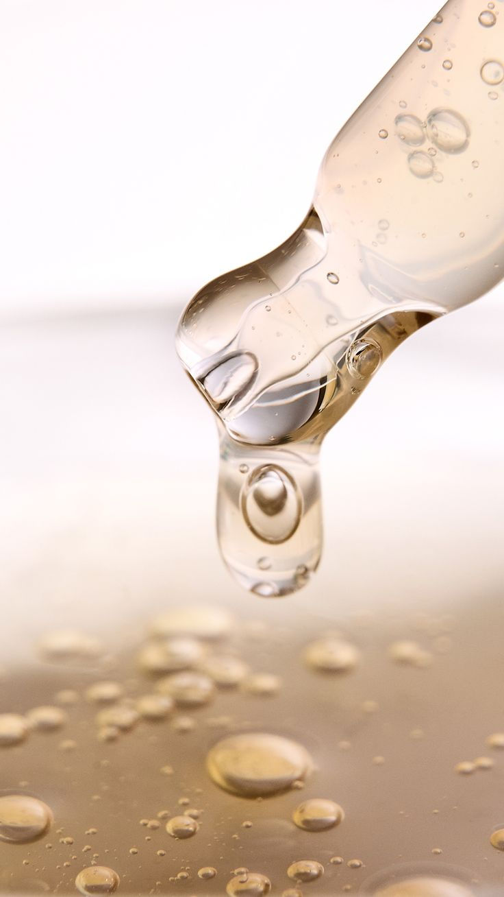 The Hidden Danger in Your Vanity: Why Expired Skincare Becomes a "Pro-Oxidant"