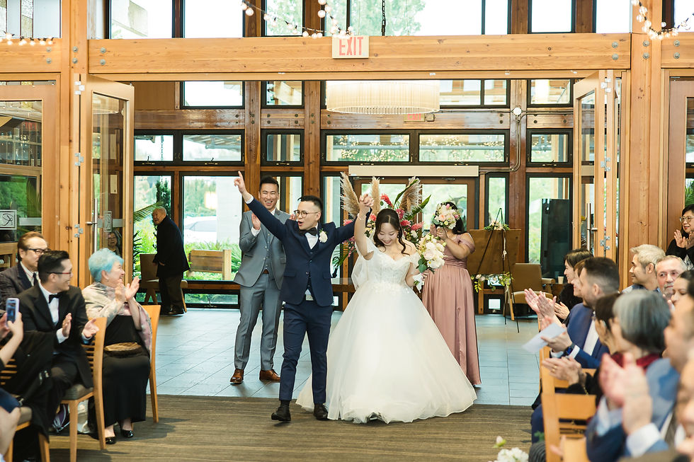 Elegant Riverway Golf Course wedding photography by The Eunice & Co. in Burnaby