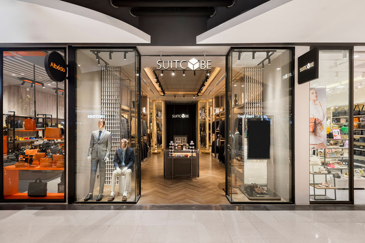 SUITCUBE The Mall Bangkapi exterior shopfront