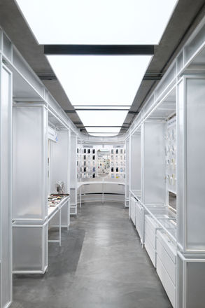 425 DEGREE EMSPHERE retail shop interior inner zone