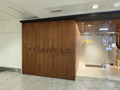 Review | The Qantas International London Lounge Terminal 3
