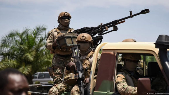 Mali: Assimi Goïta face à une série d'attaques coordonnées