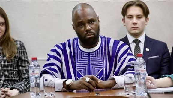 Exclusif : le Niger abandonne Kemi Seba en plein naufrage