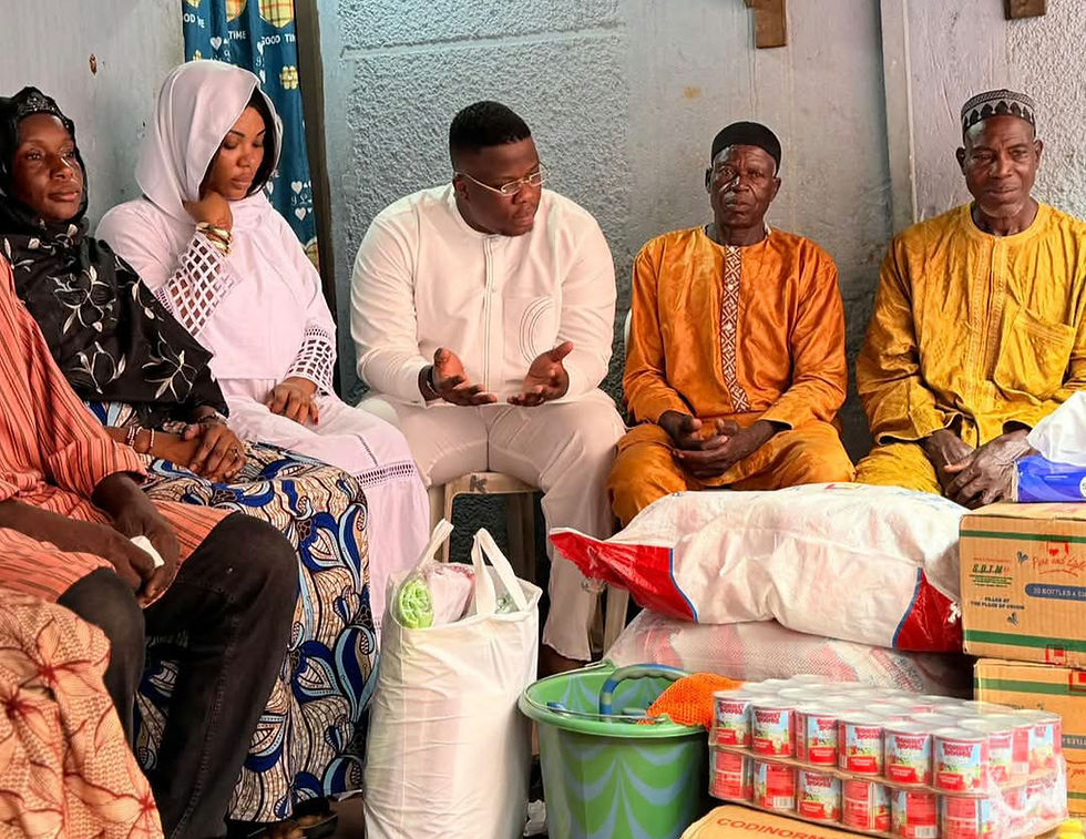 Alors qu'il était en couple, Apoutchou National dote une autre femme