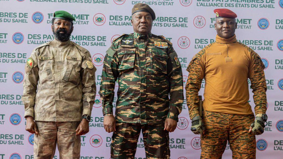 Attaque de Niamey: l’AES accuse, mais qui assume les échecs sécuritaires ?