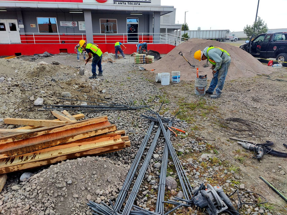 Velaria tipo Cónica para zona de cafetería.