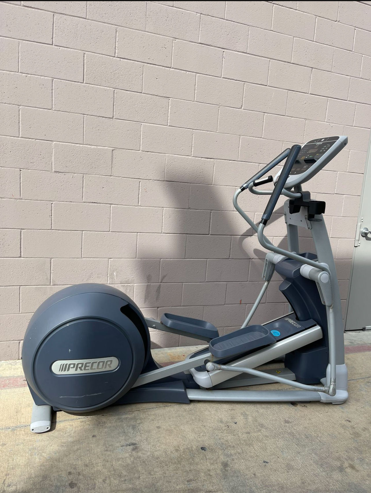 Precor EFX 815 Commercial Elliptical