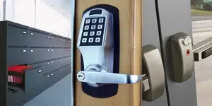 Cerradura electrónica con teclado para control de acceso comercial en San Juan, Puerto Rico