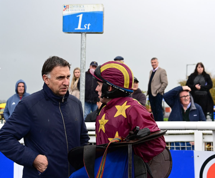 Gris stays well to open chase account