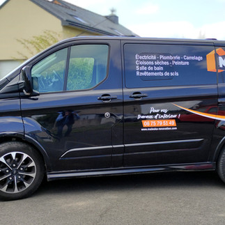 publicité sur véhicule de société personnalisé et sur mesure