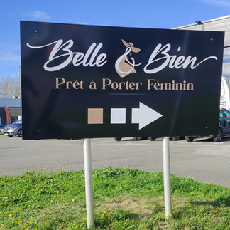 panneau directionnel signalétique