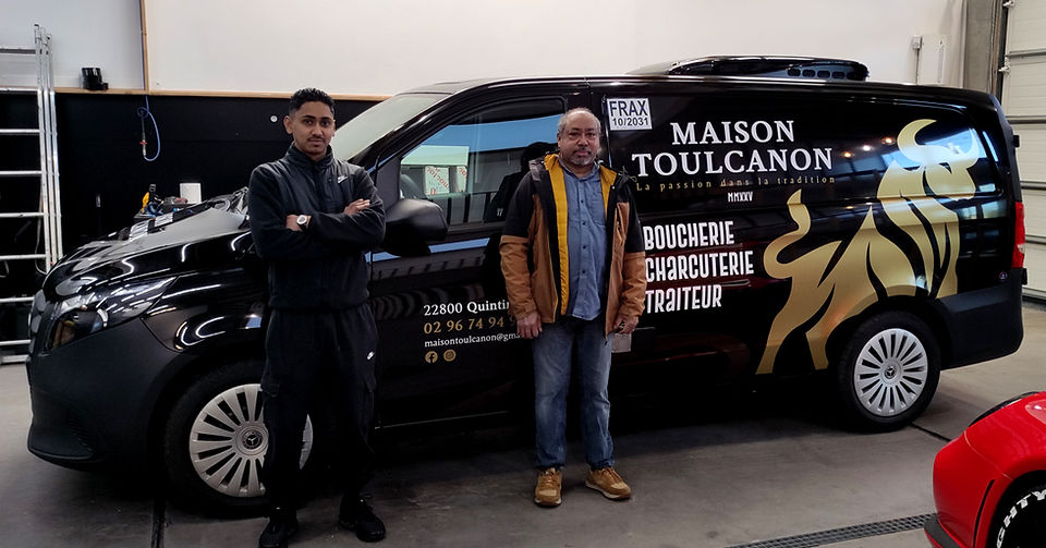 publicité personnalisée et sur mesure pour véhicule professionnel