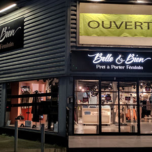 Enseigne lumineuse avec rétroéclairage Leds