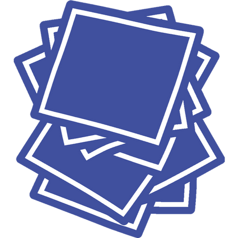 Comic: Dunkelblauer, unsortierter Stapel mit Notizblättern