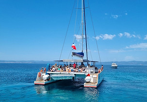 location catamaran 06 unnamed.jpg